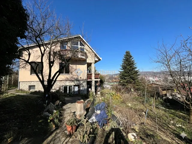 Eladó ház Budaörs 190 nm