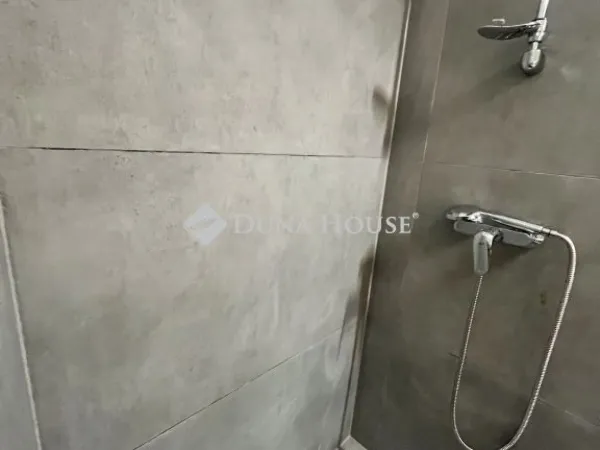 Eladó kereskedelmi és ipari ingatlan Budapest VIII. kerület 115 nm