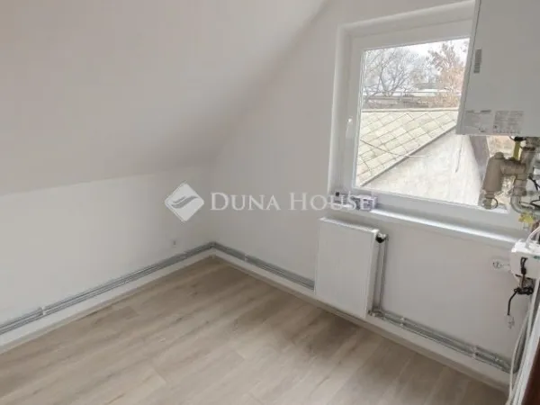 Eladó lakás Budapest XV. kerület 102 nm