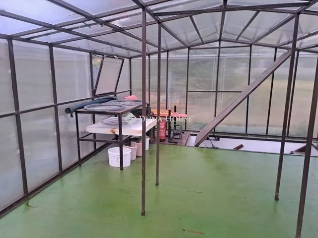 Eladó ház Nagytarcsa 325 nm