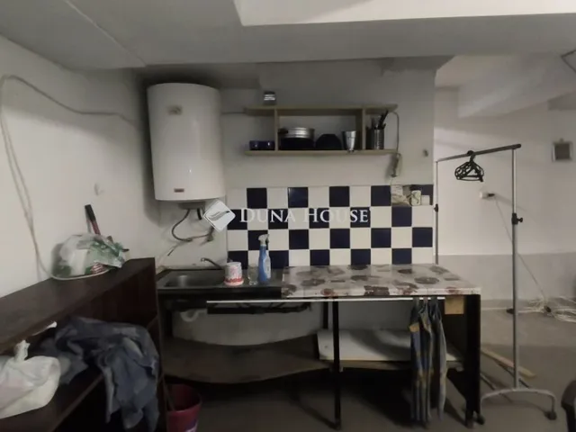 Eladó kereskedelmi és ipari ingatlan Budapest XIII. kerület, Angyalföld 87 nm