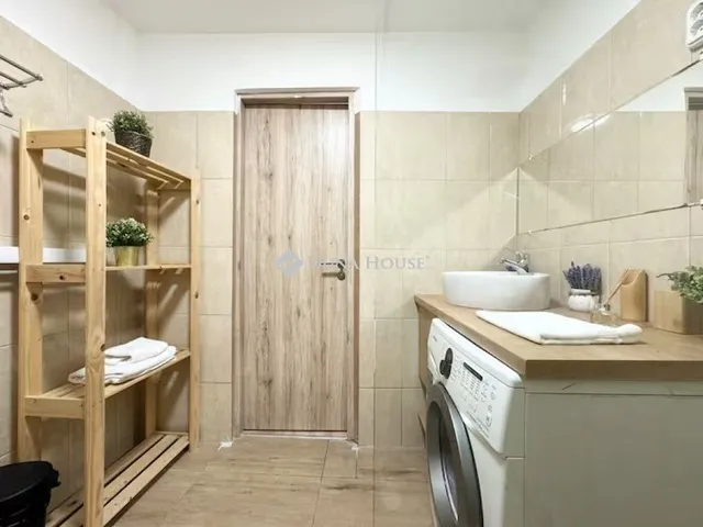 Eladó lakás Budapest VI. kerület 59 nm