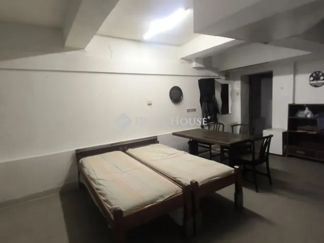 Eladó kereskedelmi és ipari ingatlan Budapest XIII. kerület 87 nm