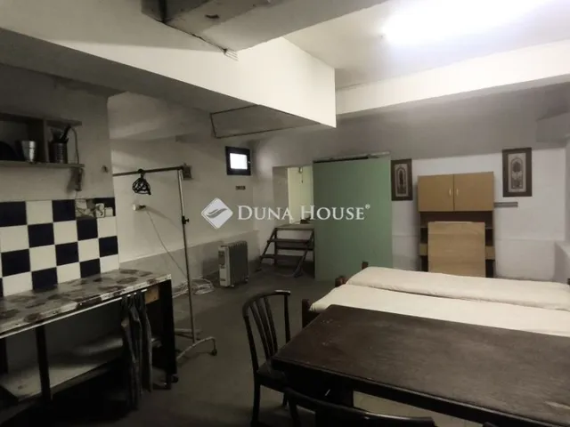 Eladó kereskedelmi és ipari ingatlan Budapest XIII. kerület 87 nm