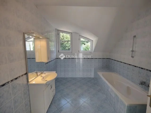 Eladó ház Budapest XVIII. kerület, Erzsébettelep 280 nm