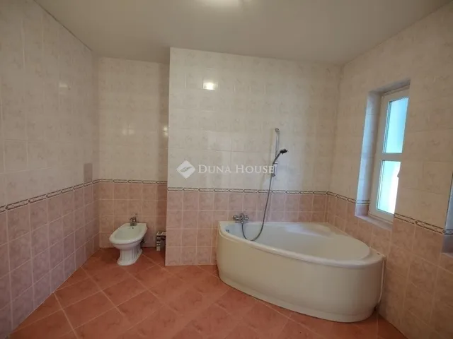 Eladó ház Budapest XVIII. kerület, Erzsébettelep 280 nm