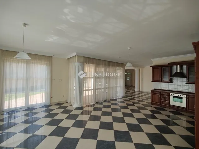 Eladó ház Budapest XVIII. kerület, Erzsébettelep 280 nm