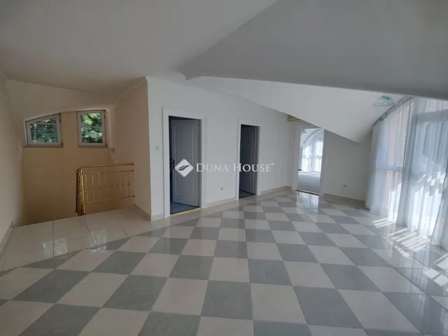 Eladó ház Budapest XVIII. kerület, Erzsébettelep 280 nm