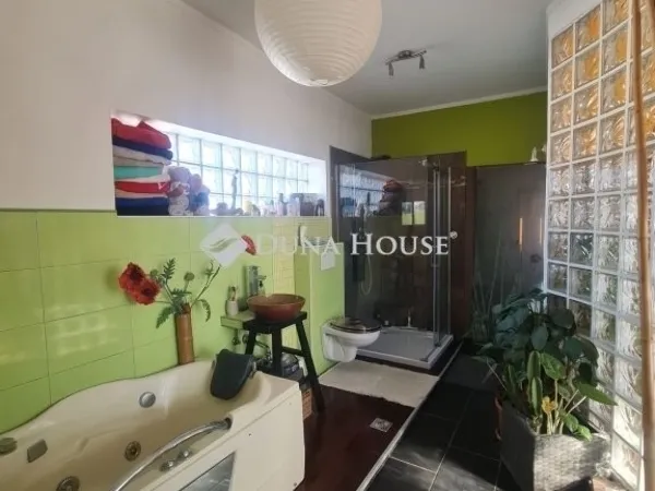 Eladó ház Budapest XV. kerület 148 nm