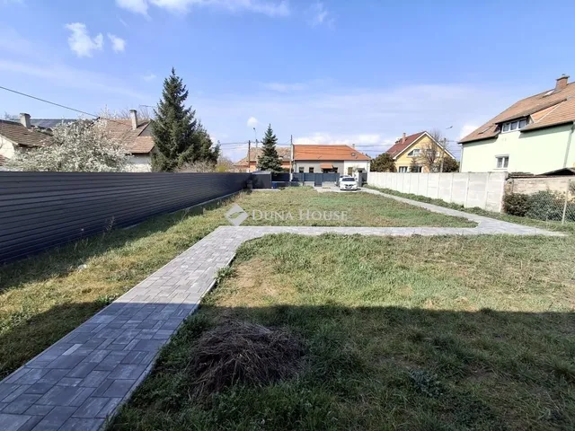 Eladó telek Budapest XVIII. kerület 780 nm