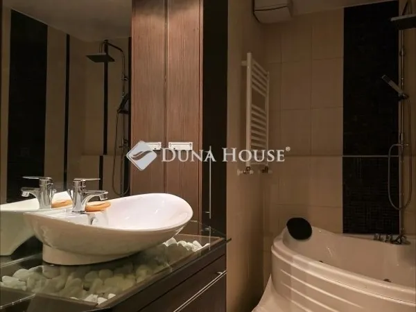 Eladó lakás Budapest VII. kerület 75 nm