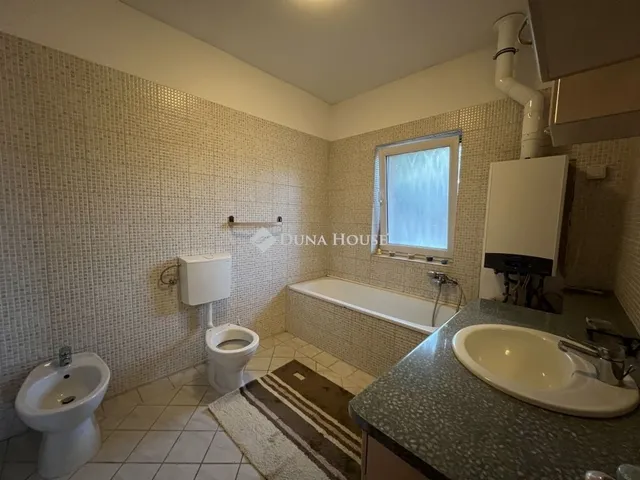 Eladó ház Érd 240 nm