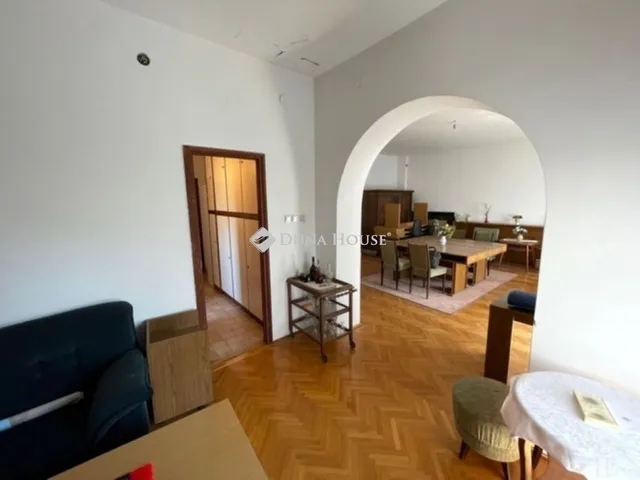 Eladó ház Budapest XI. kerület 600 nm