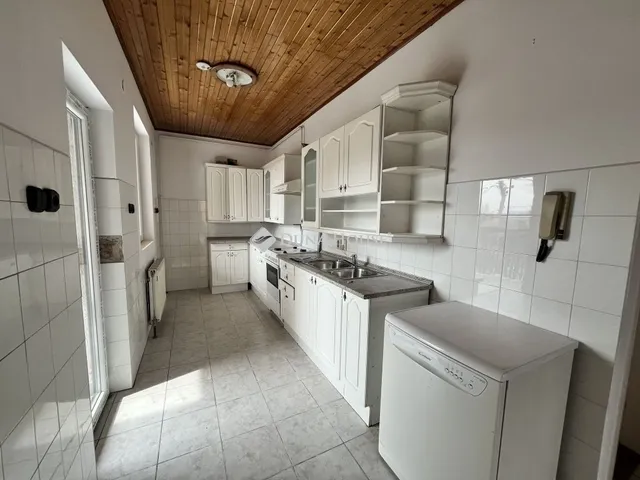 Eladó lakás Budapest XV. kerület 178 nm