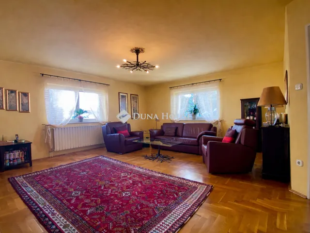 Eladó ház Budapest XVI. kerület, Rákosszentmihály 222 nm