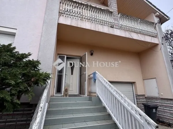 Eladó ház Vecsés 211 nm