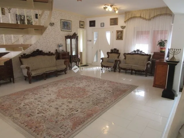 Eladó ház Budapest XVIII. kerület 195 nm