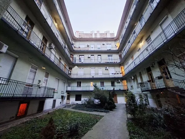 Eladó lakás Budapest VI. kerület 42 nm