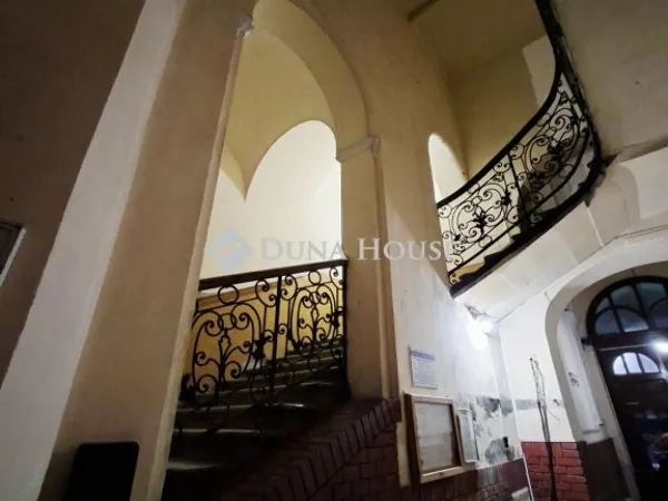 Eladó lakás Budapest VI. kerület 42 nm