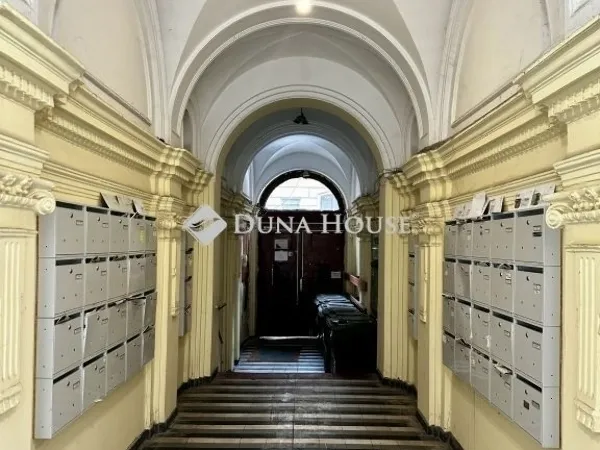 Eladó lakás Budapest VI. kerület 28 nm