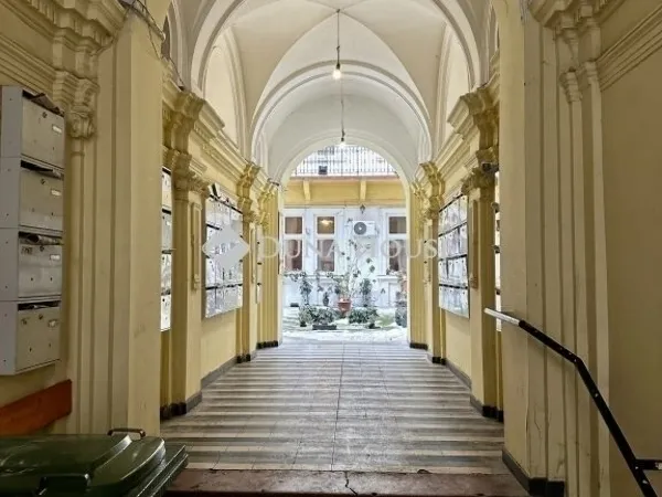 Eladó lakás Budapest VI. kerület 28 nm