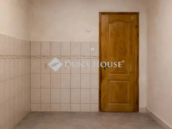 Eladó lakás Budapest VI. kerület 28 nm