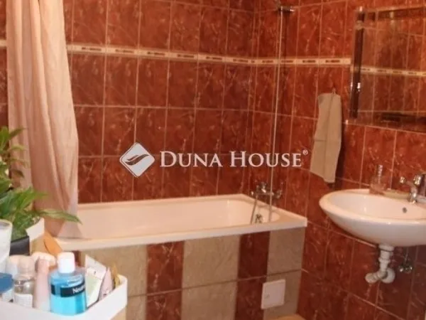 Eladó ház Budapest XVI. kerület 190 nm