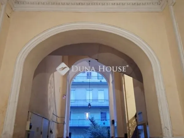 Eladó lakás Budapest VI. kerület 42 nm