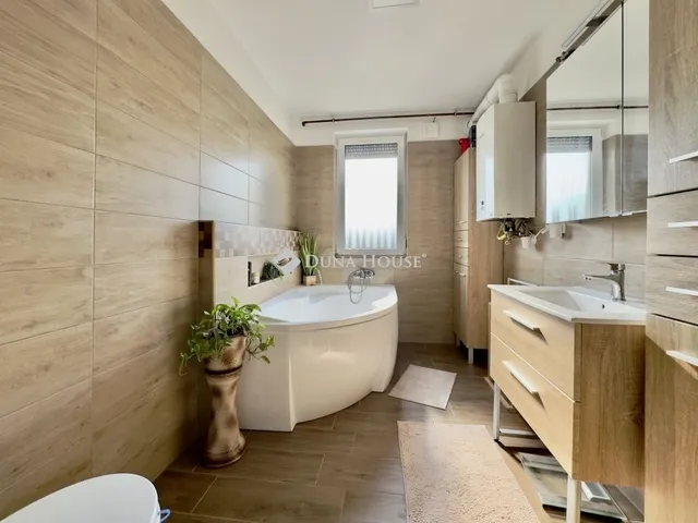 Eladó lakás Budapest XVI. kerület, Rákosszentmihály 117 nm