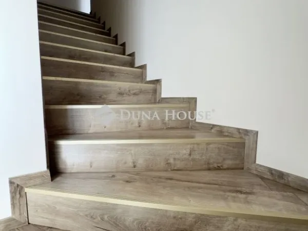 Eladó lakás Budapest XVI. kerület, Rákosszentmihály 117 nm