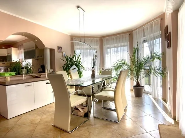 Eladó ház Telki 520 nm