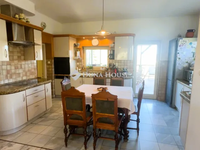 Eladó ház Solymár 220 nm