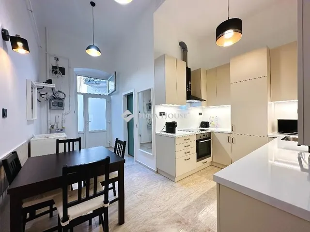 Eladó lakás Budapest VI. kerület 52 nm