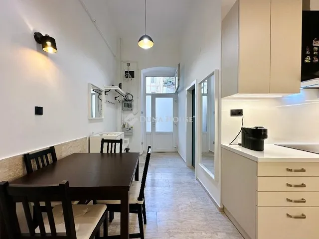 Eladó lakás Budapest VI. kerület 52 nm