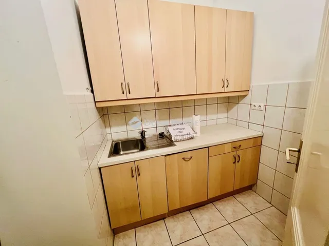 Eladó kereskedelmi és ipari ingatlan Budapest VII. kerület 48 nm