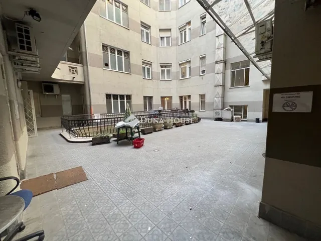 Eladó kereskedelmi és ipari ingatlan Budapest VII. kerület 48 nm