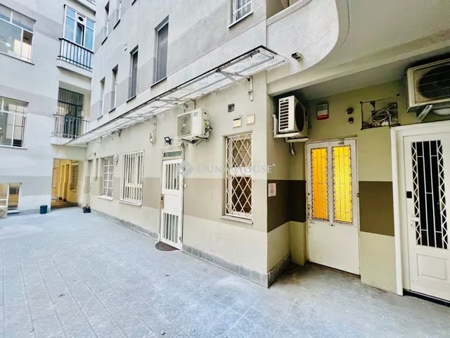 Eladó kereskedelmi és ipari ingatlan Budapest VII. kerület 48 nm