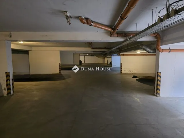 Eladó garázs Budapest XVIII. kerület 12 nm