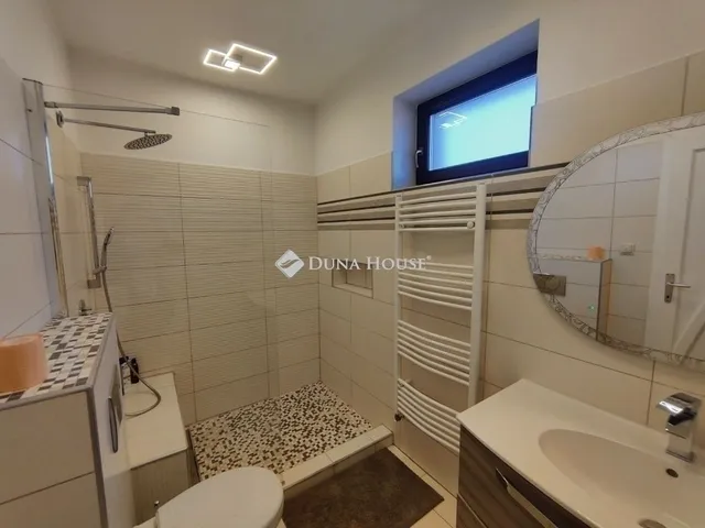 Eladó ház Monor 179 nm