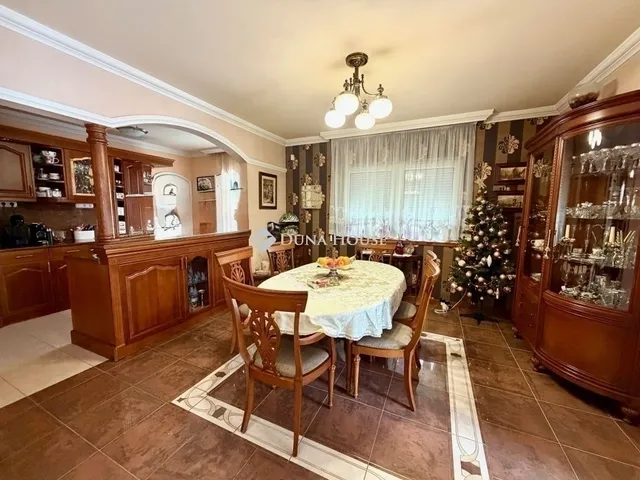 Eladó ház Budapest XVI. kerület 227 nm