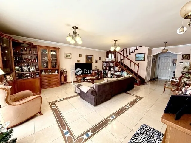 Eladó ház Budapest XVI. kerület 227 nm