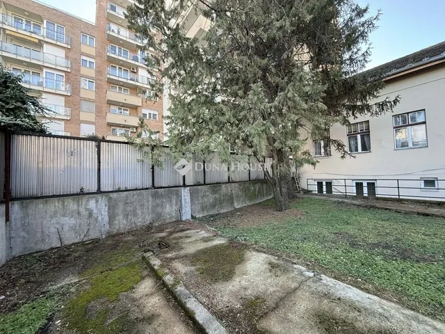 Eladó kereskedelmi és ipari ingatlan Budapest XIII. kerület, Angyalföld 336 nm