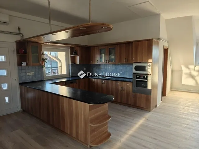 Eladó lakás Budapest XV. kerület, Pestújhely 102 nm