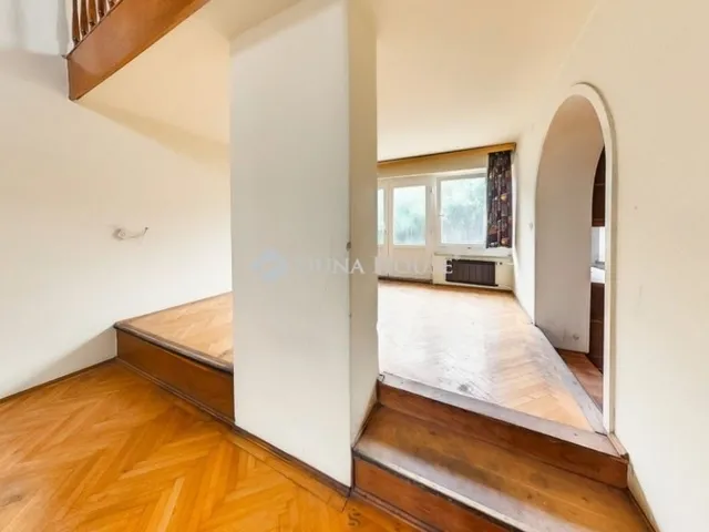 Eladó ház Diósd 233 nm