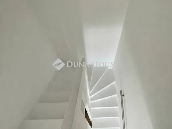 Eladó ház Budapest IV. kerület, Megyer 142 nm