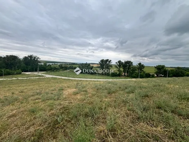 Eladó telek Biatorbágy 932 nm