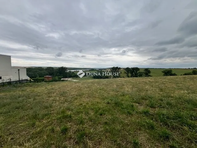 Eladó telek Biatorbágy 932 nm