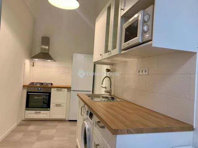 Eladó lakás Budapest VI. kerület 30 nm