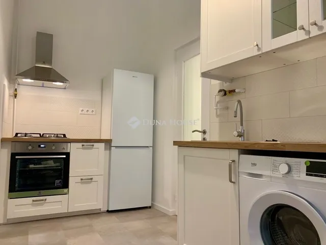 Eladó lakás Budapest VI. kerület, Nagykörúton kívüli terület 30 nm