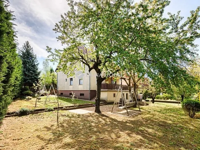 Eladó ház Budapest XVII. kerület, Madárdomb 310 nm